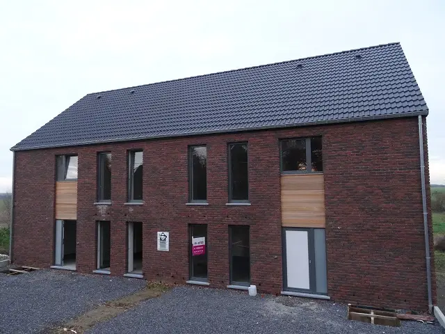 Indien u geïnteresseerd bent in een van deze woningen, lage energie, dan kan u deze kopen. Aarzel niet om contact met ons op te nemen voor meer inlichtingen.