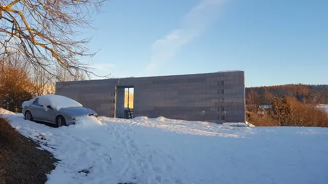 Le rez-de-chaussée est terminé... la neige ne nous arrêtera pas !