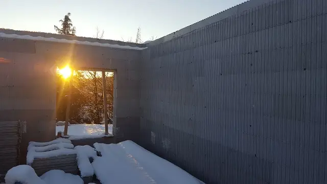 Nous pouvons déjà admirer un couché de soleil par notre fenêtre !