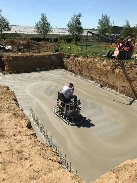 Pour une finition parfaite, lissage à l'hélicoptère !