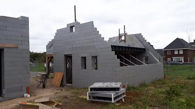 Les murs de l'annexe son bientôt terminés !