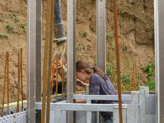 Concentration suprême pour notre formation-coulage de béton