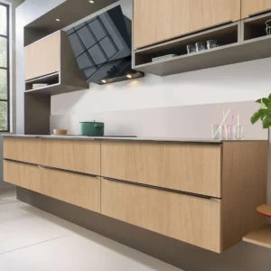 Zware elementen op een geïsoleerde muur bevestigen