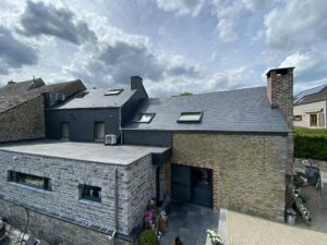 Et maintenant avec les travaux finis au niveau de l'annexe et du remplacement complet de notre toiture, nous sommes super fiers et super contents de notre réalisation 😊