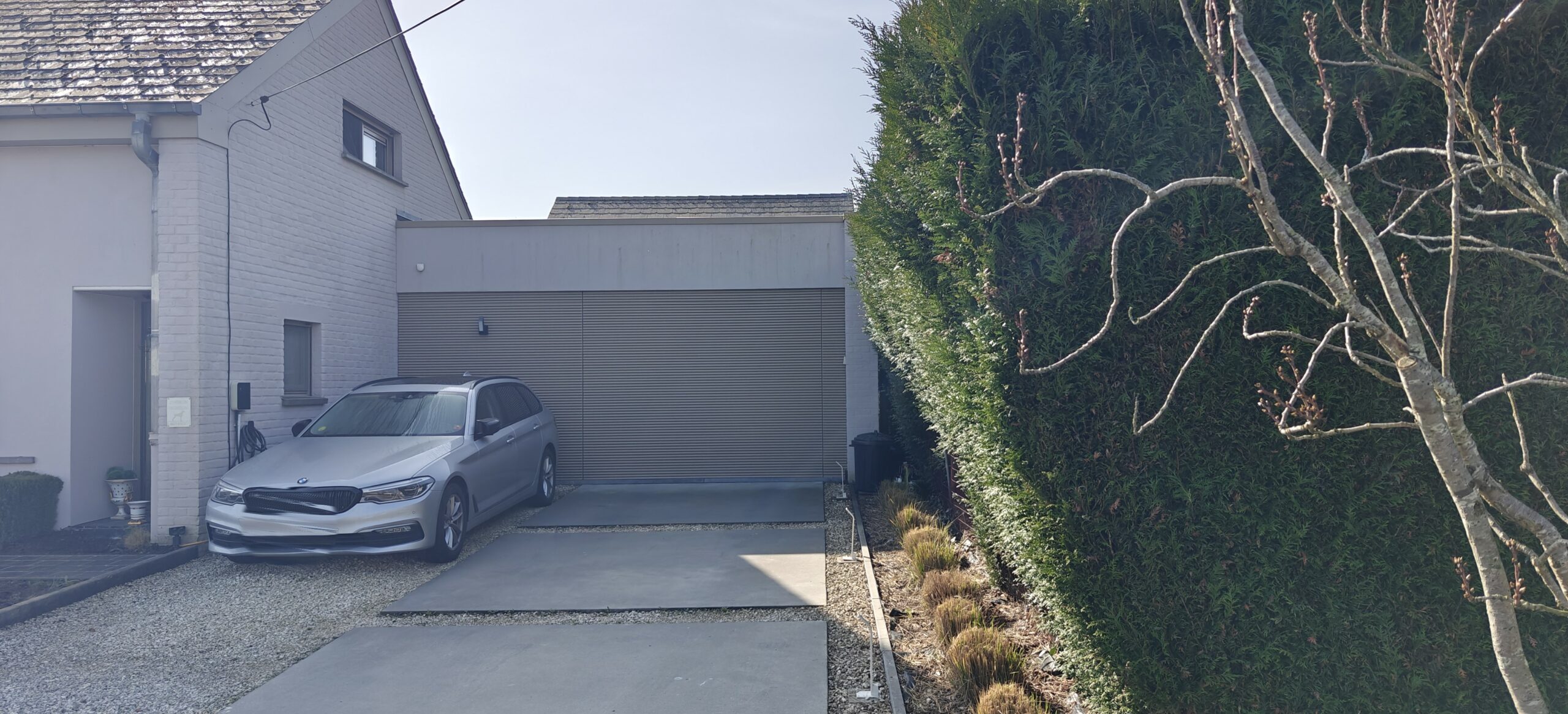 Lees meer over het artikel Mr en Mvr Hermant – isolerende bekistingselementen – Aanbouw met geïntegreerde garage