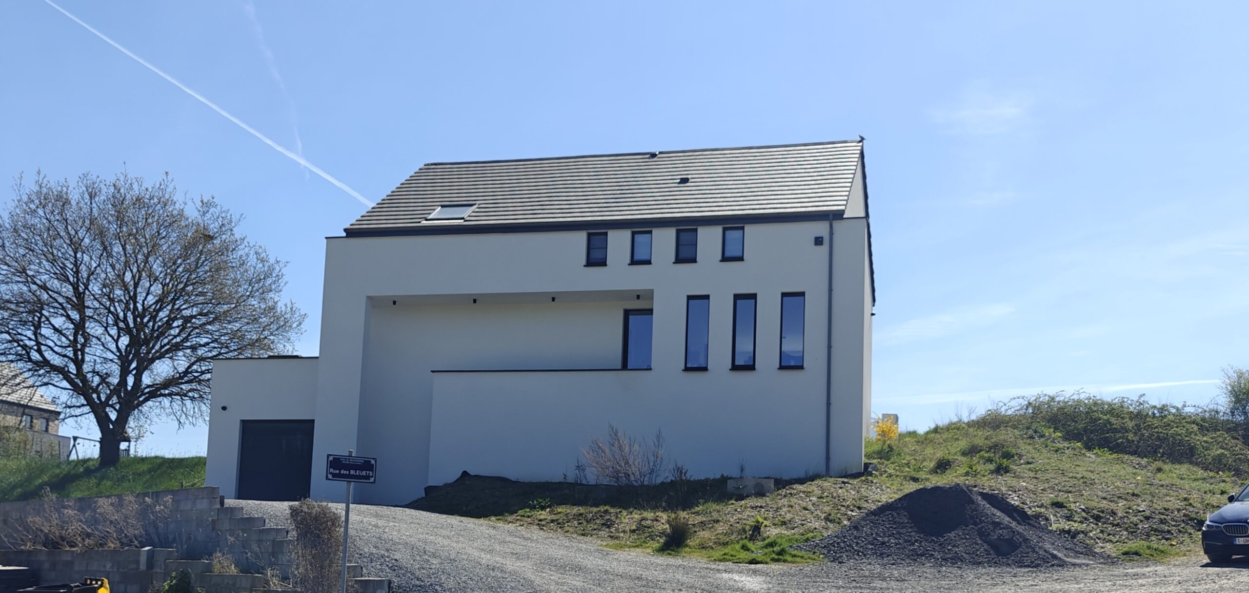 Lire la suite à propos de l’article Mr Rigaut – Autoconstructeur – Blocs de coffrage isolants – Villa avec entrepôts