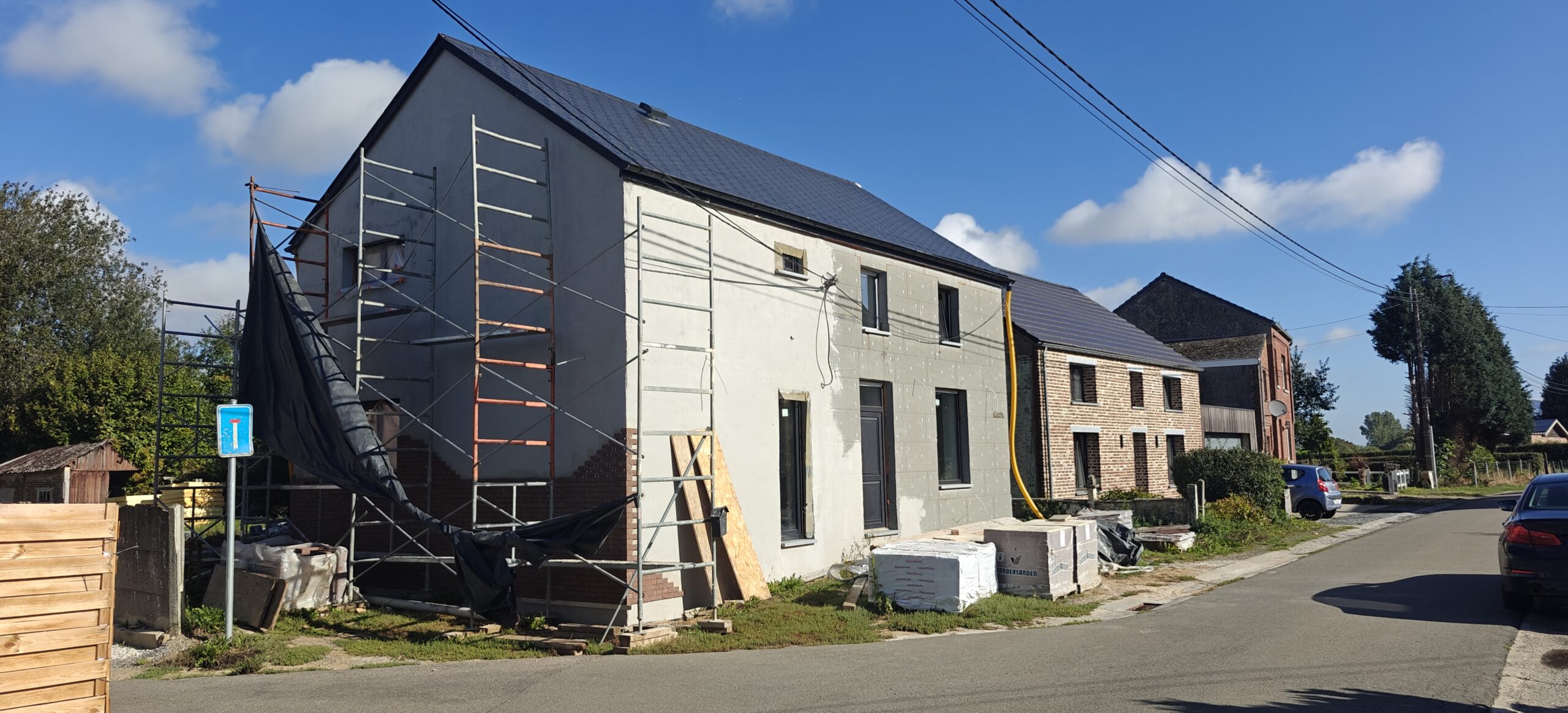 Lire la suite à propos de l’article Meunier-Delvaux – grande extension de maison existante à restructurer